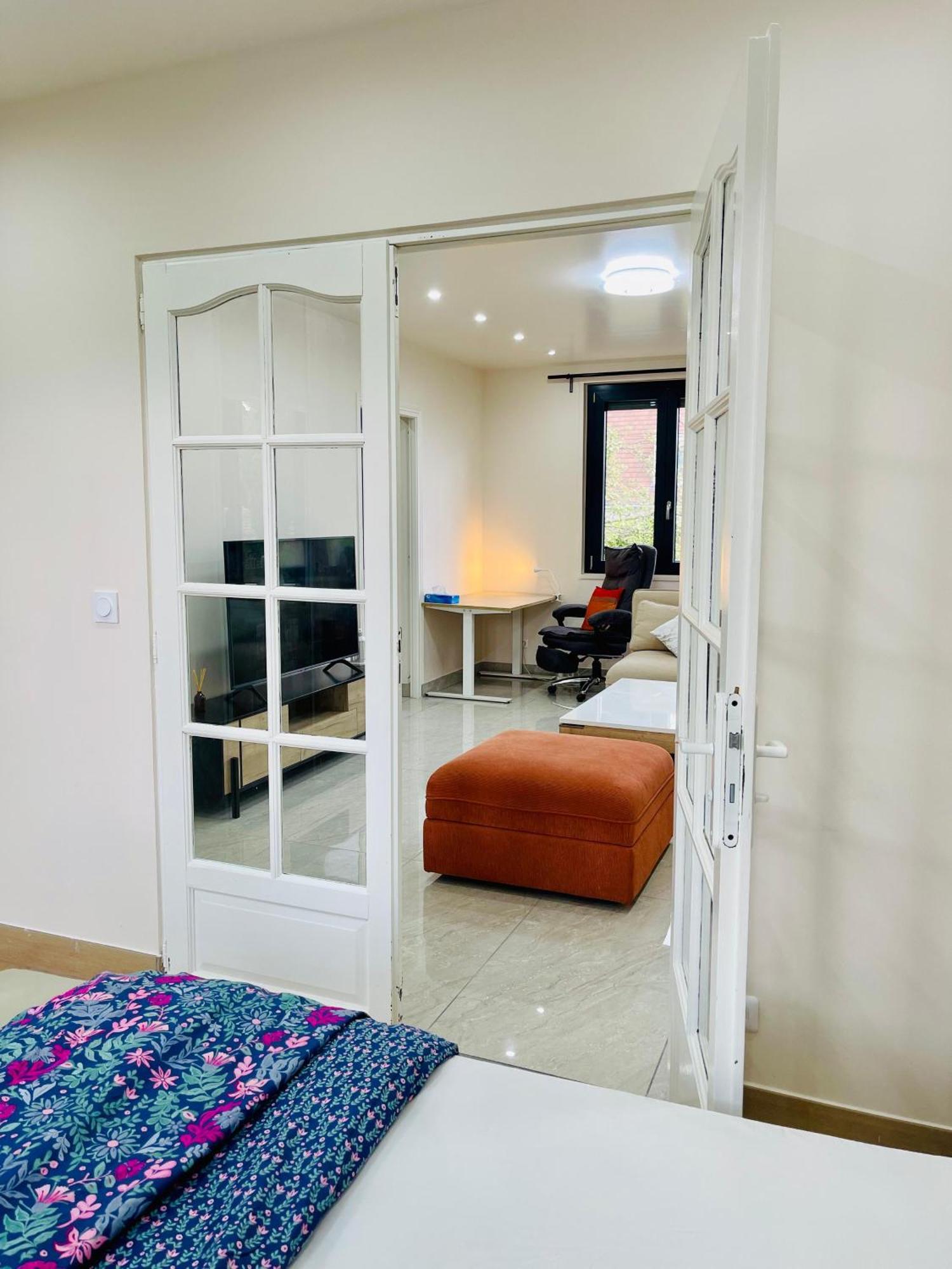 Stylish, Calm And Green Home Stay Saint-Fargeau-Ponthierry Exterior foto