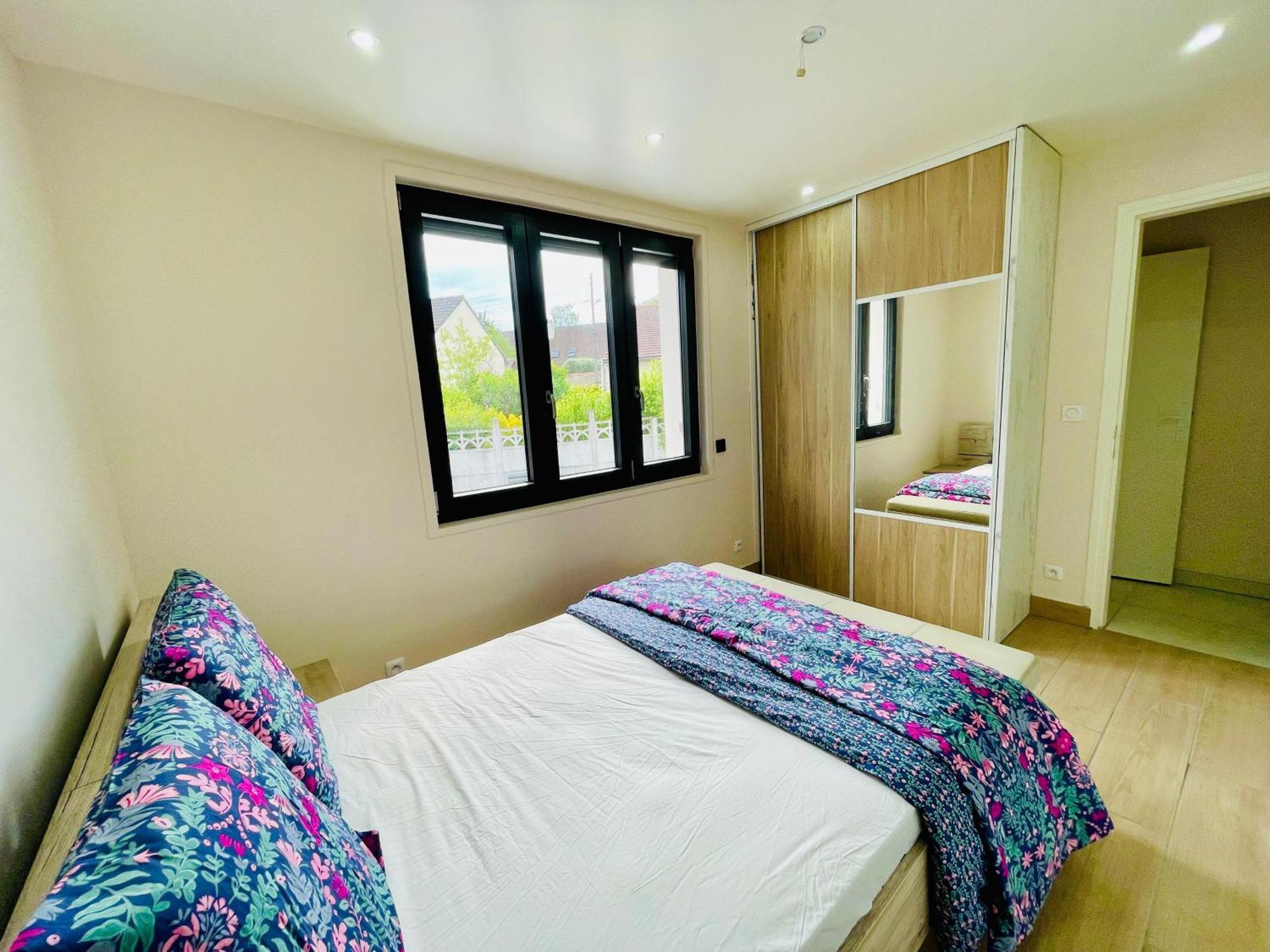 Stylish, Calm And Green Home Stay Saint-Fargeau-Ponthierry Exterior foto
